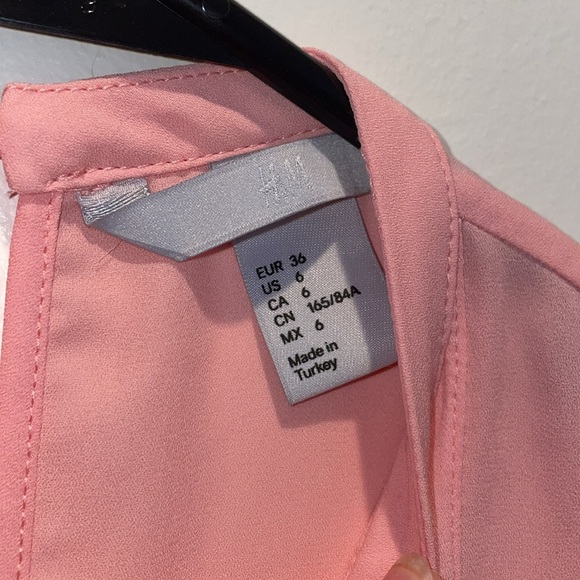 H&M Peach or Salmon Ruffle Front Tank Top - Picture 4 of 6